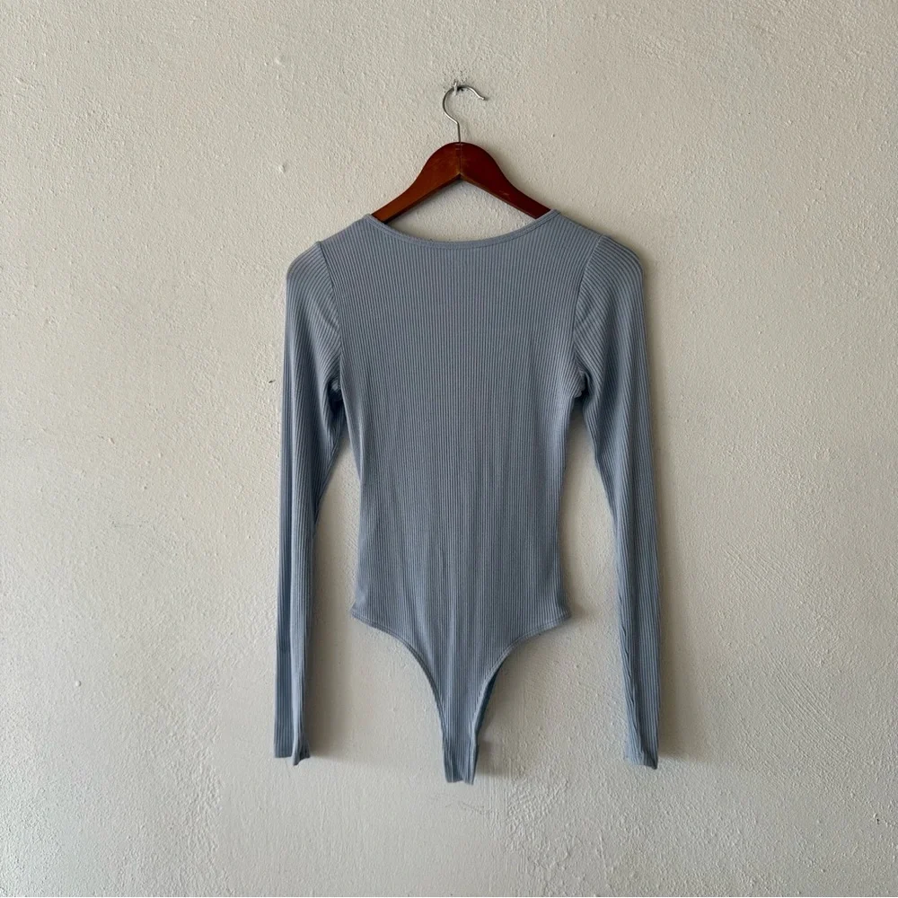 Long sleeve‎ Hollister California Ribbed Bodysuit Womens Size S Light Gray
